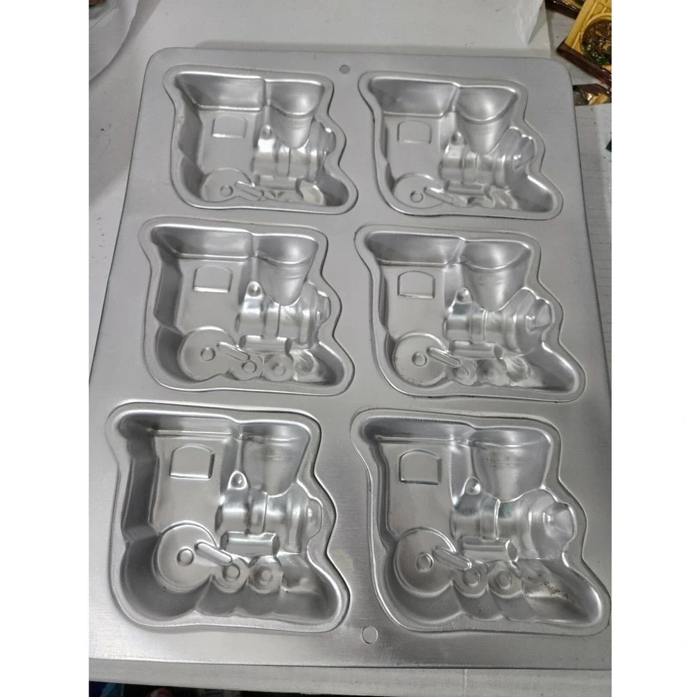 Vintage Wilton Style Train Cake Pan 6-Cavity Aluminum Railroad‎ Baking Mold